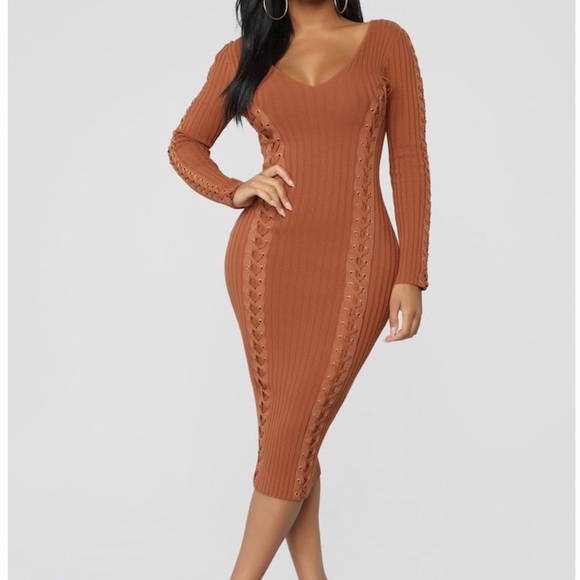 Fashion Nova Dresses & Skirts - ✨NWOT✨FASHION NOVA rust colored sweater midi dress